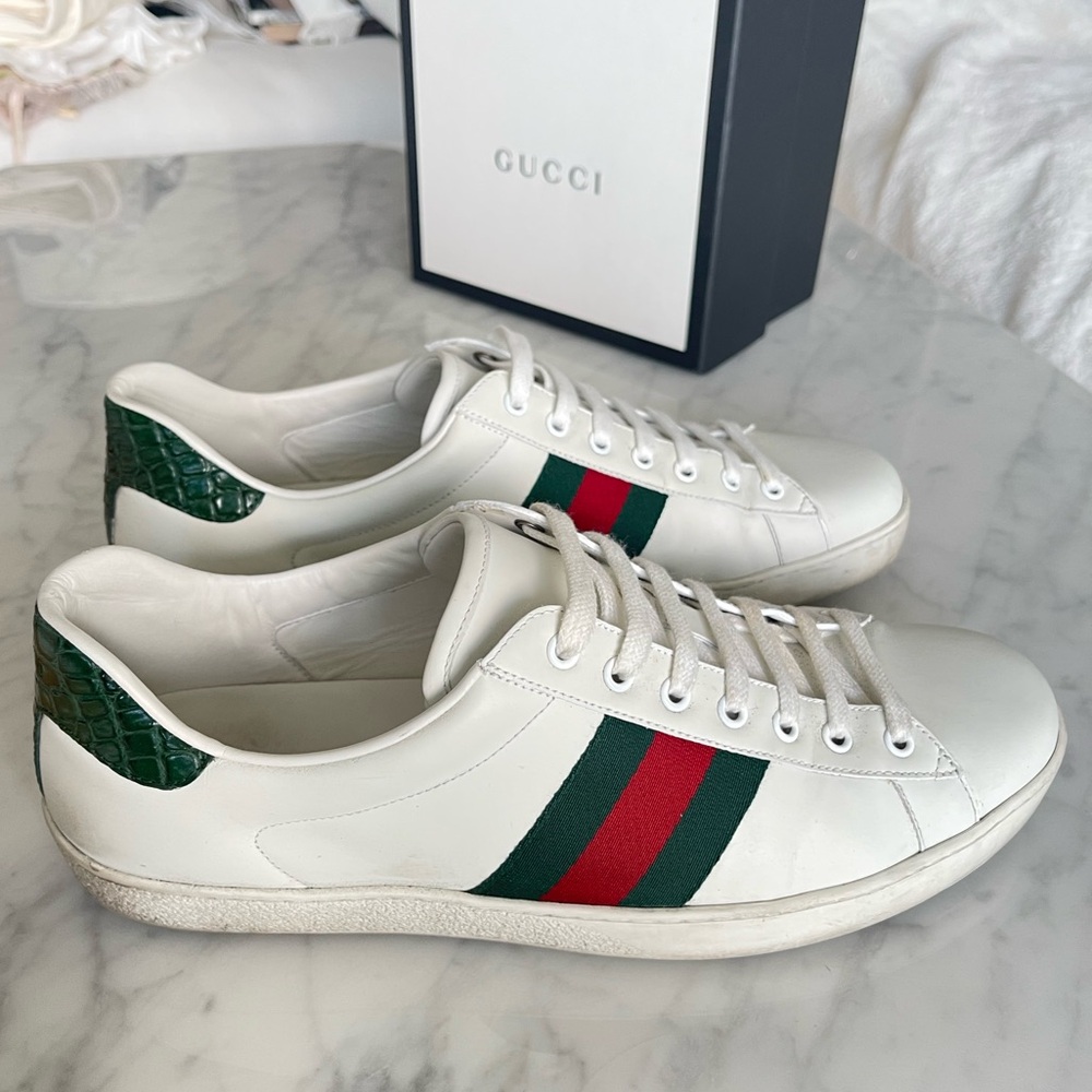 Gucci White Caim FM Sneakers with green and red stripe